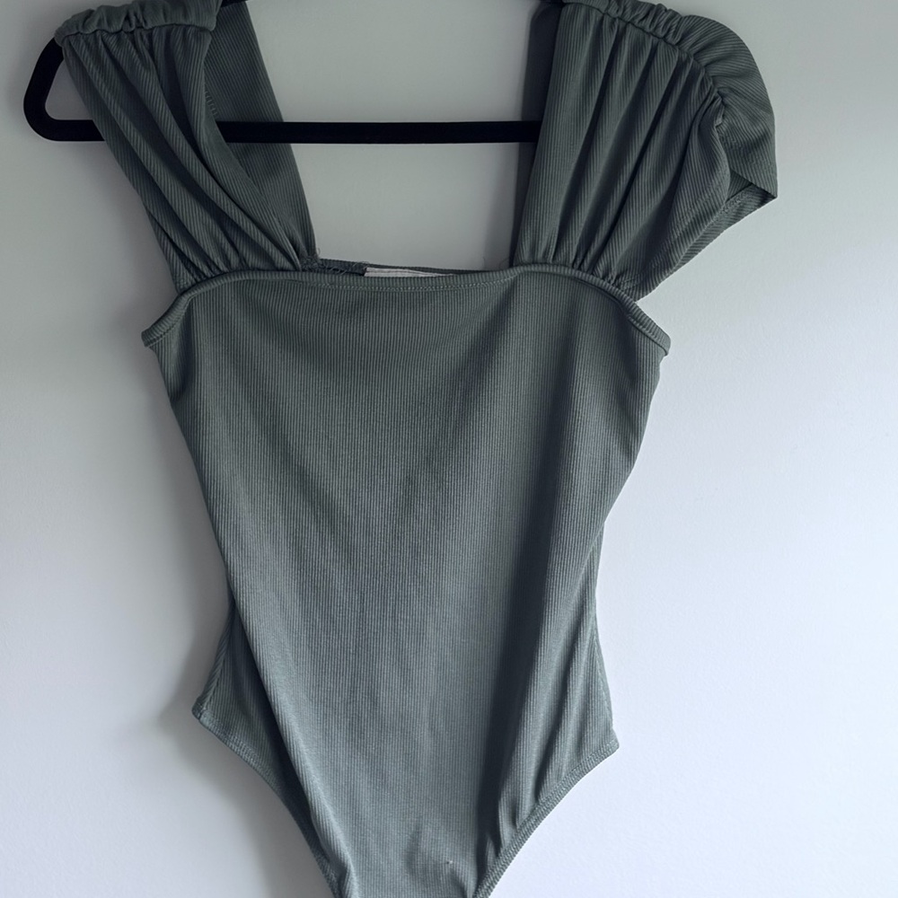 Saints & Hearts Olive Green Ribbed Puff Sleeve Bodysuit Made in‎ USA